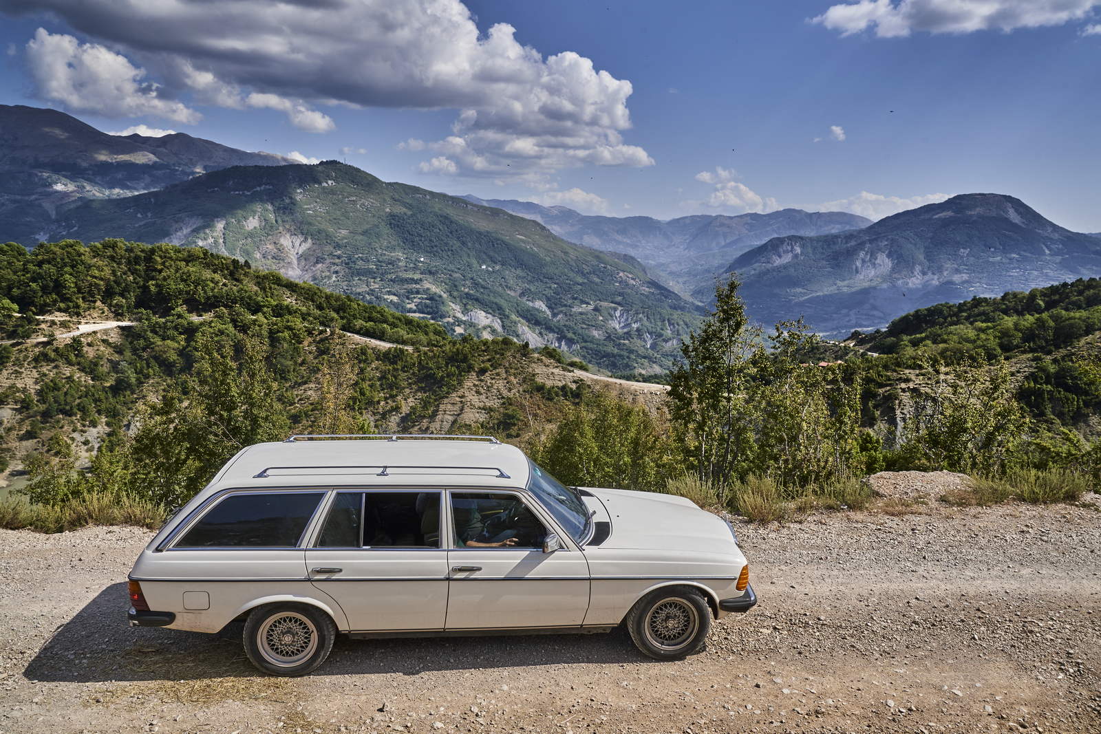 Roadtrip Albanien with Mercedes W123 300 TD