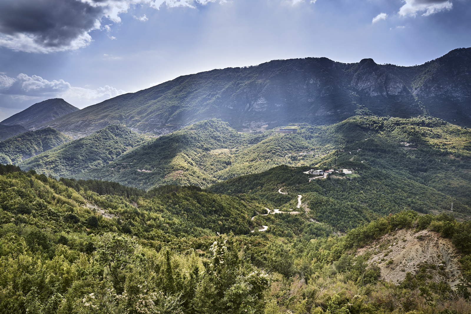 Roadtrip Albanien with Mercedes W123 300 TD
