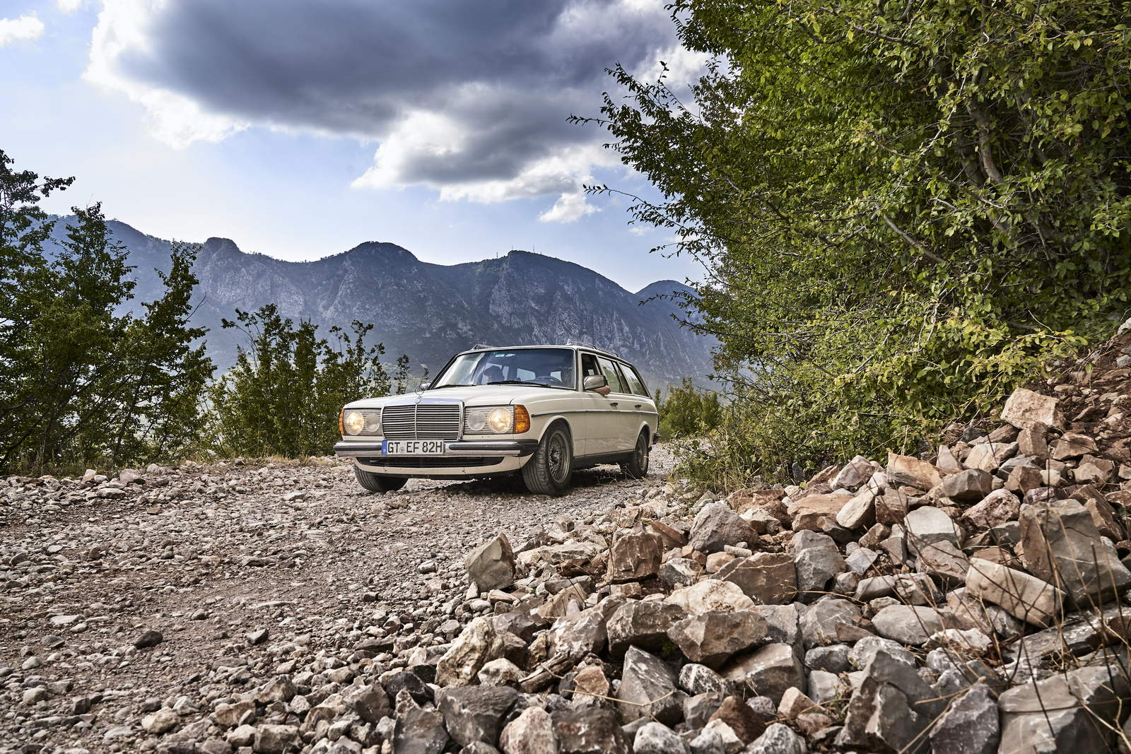 Roadtrip Albanien with Mercedes W123 300 TD