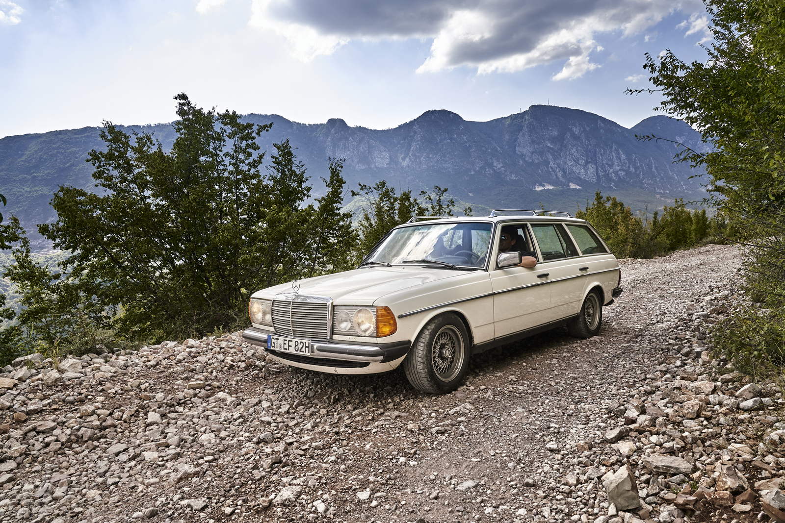 Roadtrip Albanien with Mercedes W123 300 TD