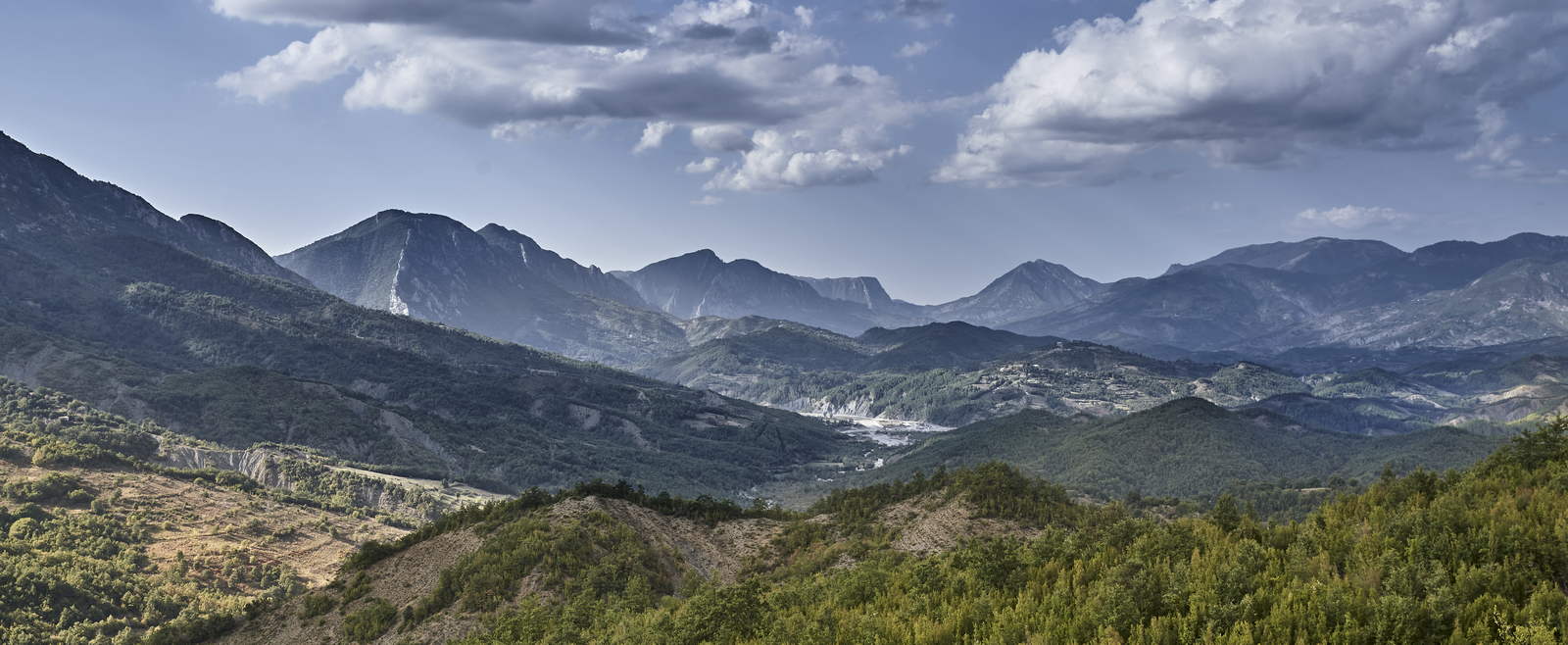 Roadtrip Albanien with Mercedes W123 300 TD