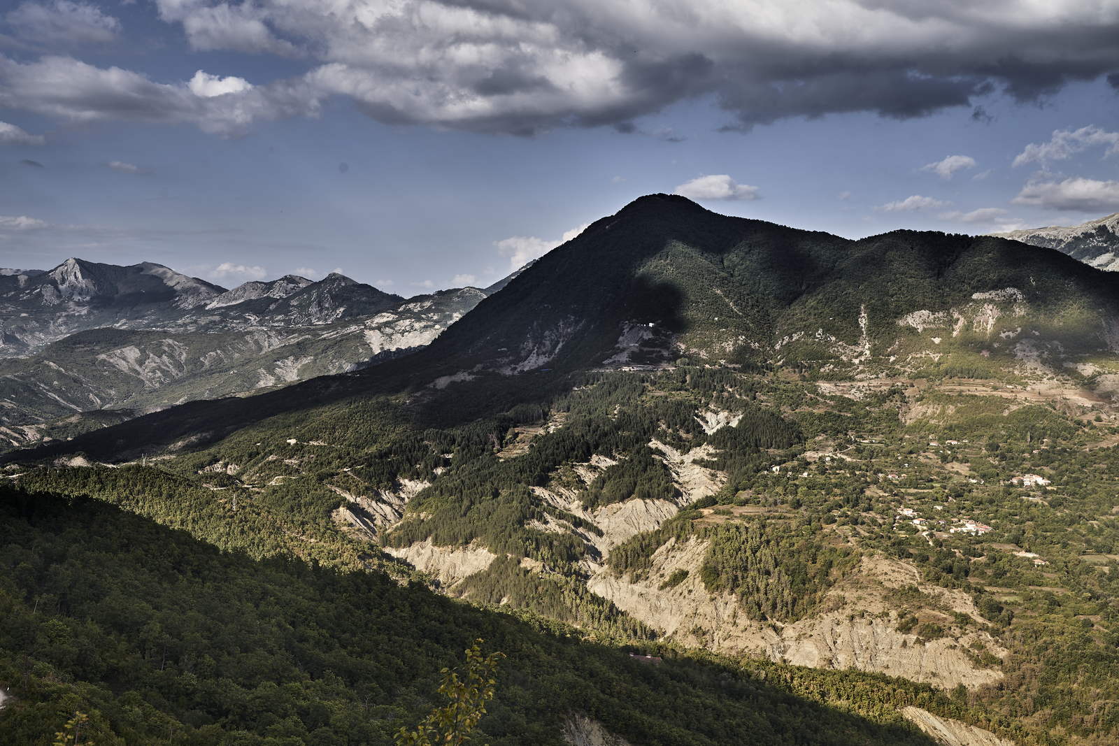 Roadtrip Albanien with Mercedes W123 300 TD
