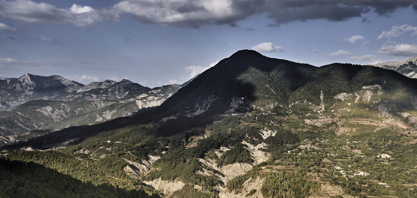 Roadtrip Albanien with Mercedes W123 300 TD