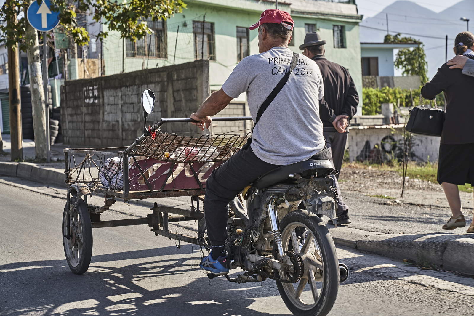 Roadtrip Albanien with Mercedes W123 300 TD