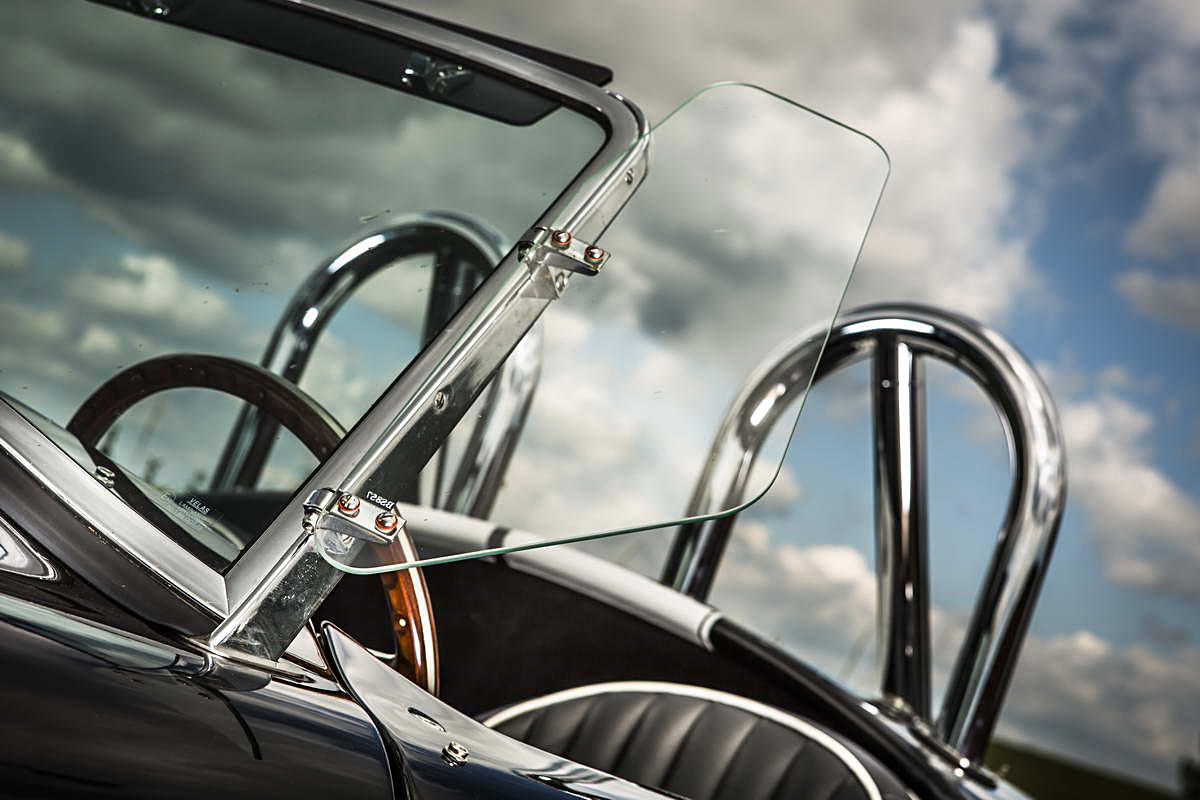 Cobra Weineck  V2C8041