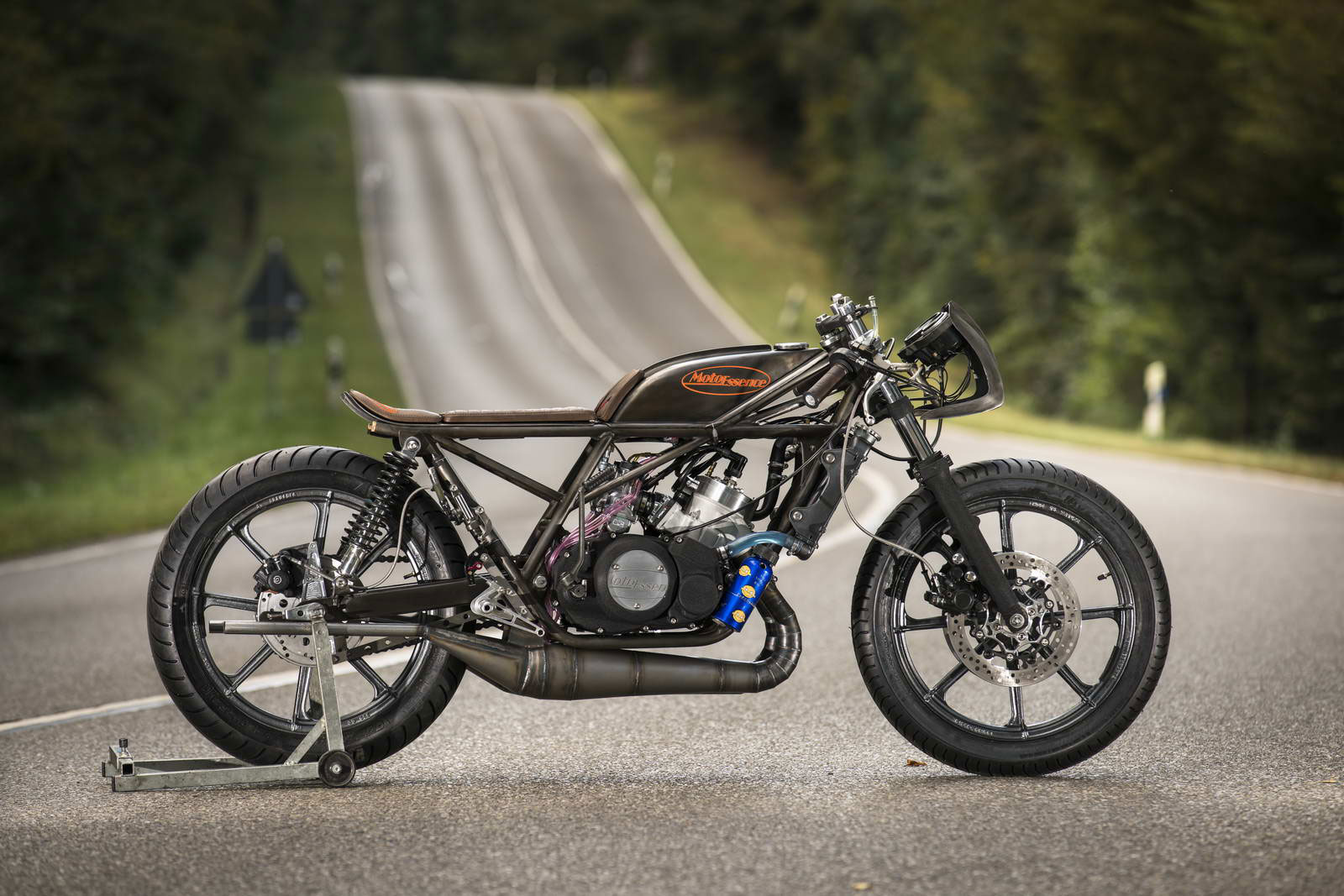 Moto Essence RD 350 001