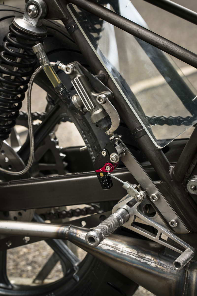 Moto Essence RD 350 003