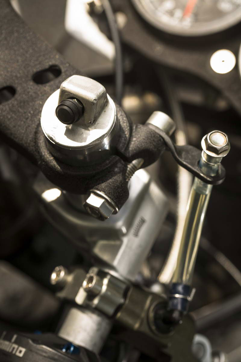 Moto Essence RD 350 011