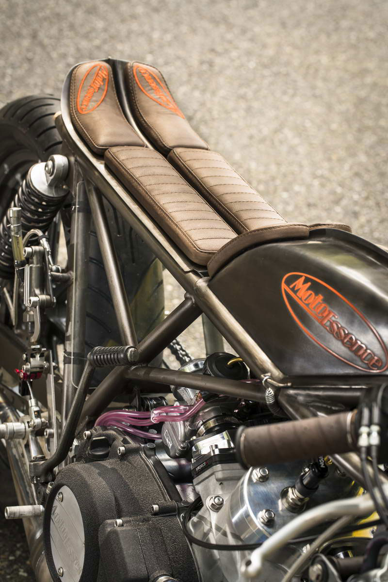 Moto Essence RD 350 022