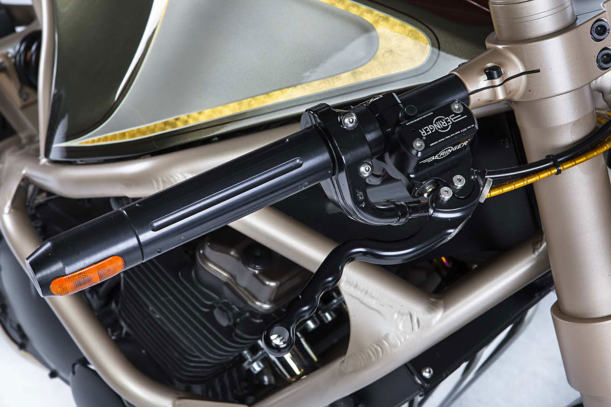 Custom Wolf Martin 008